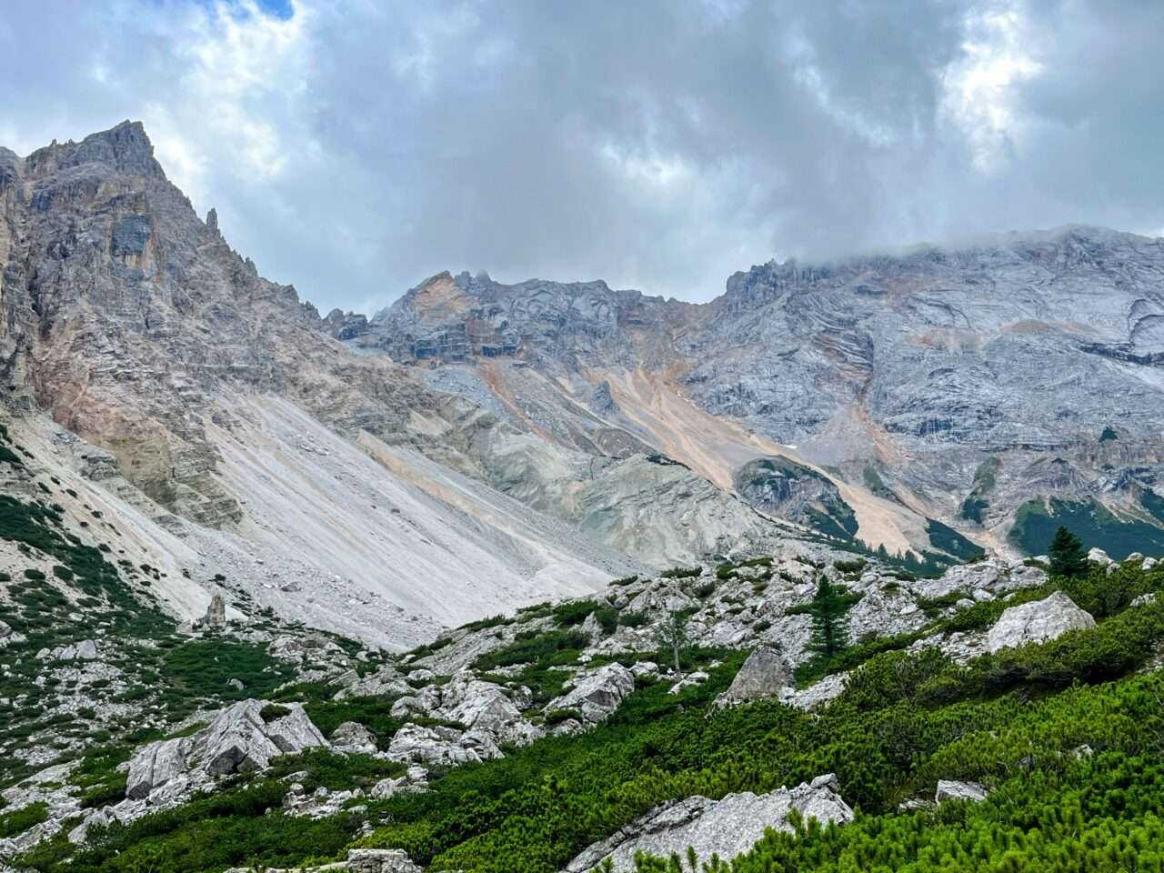 wanderung_dolomiten_hoehenweg_1_etappe_2_rifugio_sennes_rifugio_lavarella_