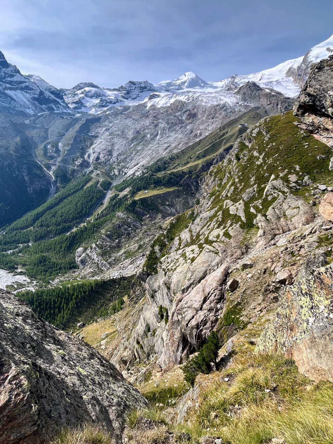 wanderung_saaser_huettentour_tag_4_mischabelhuette_saas_fee_