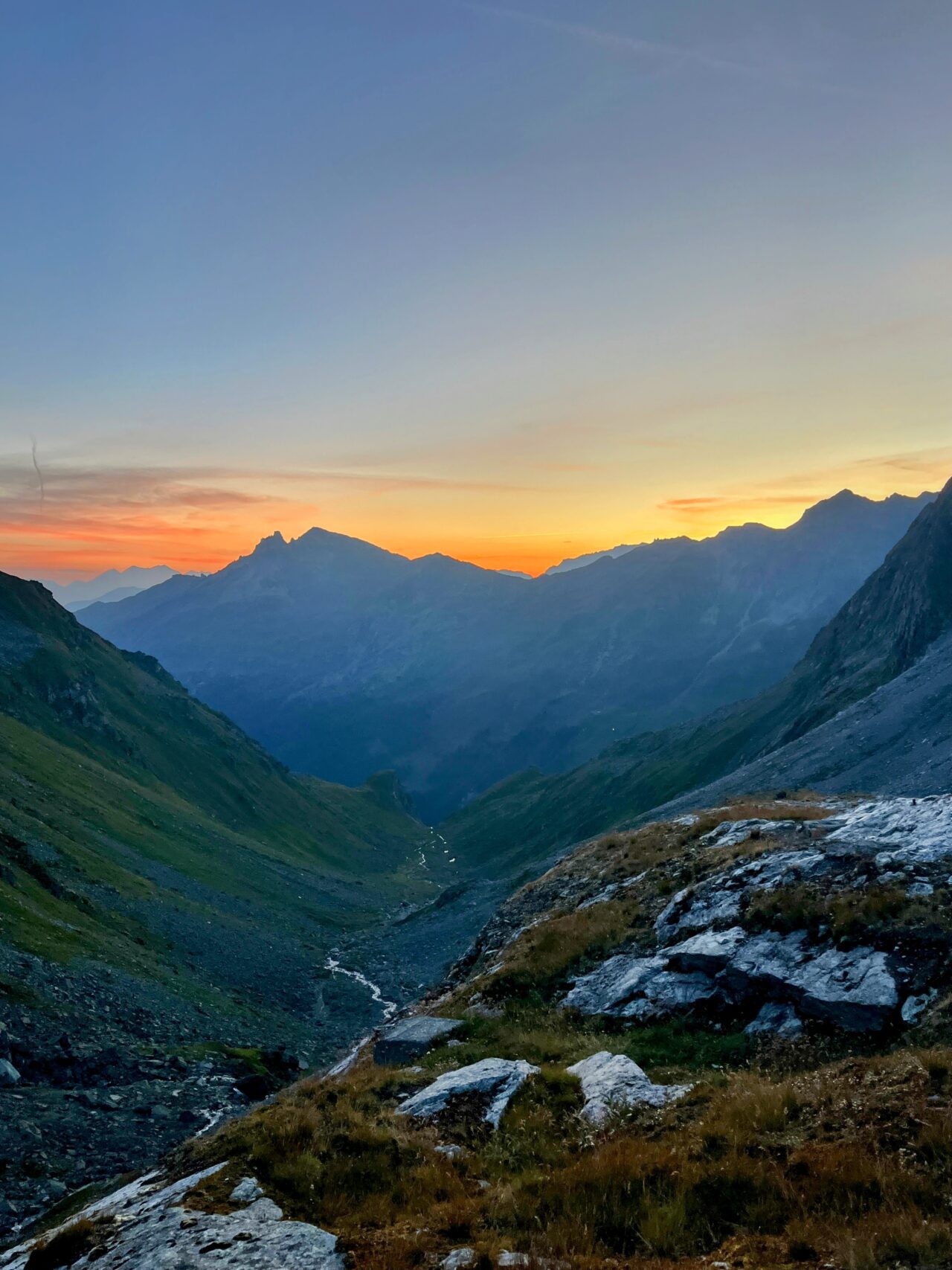 wanderung_alpenpaesseweg_etappe_29_cabane_de_prafleuri_cabane_de_louvie_