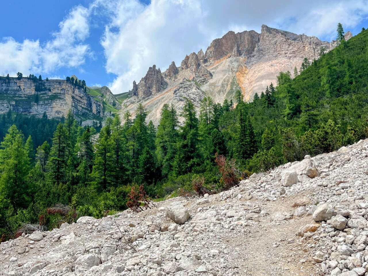 wanderung_dolomiten_hoehenweg_1_etappe_2_rifugio_sennes_rifugio_lavarella_