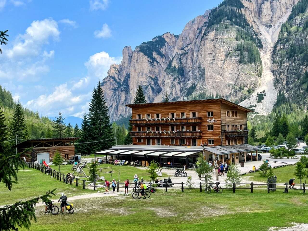 wanderung_dolomiten_hoehenweg_1_etappe_2_rifugio_sennes_rifugio_lavarella_