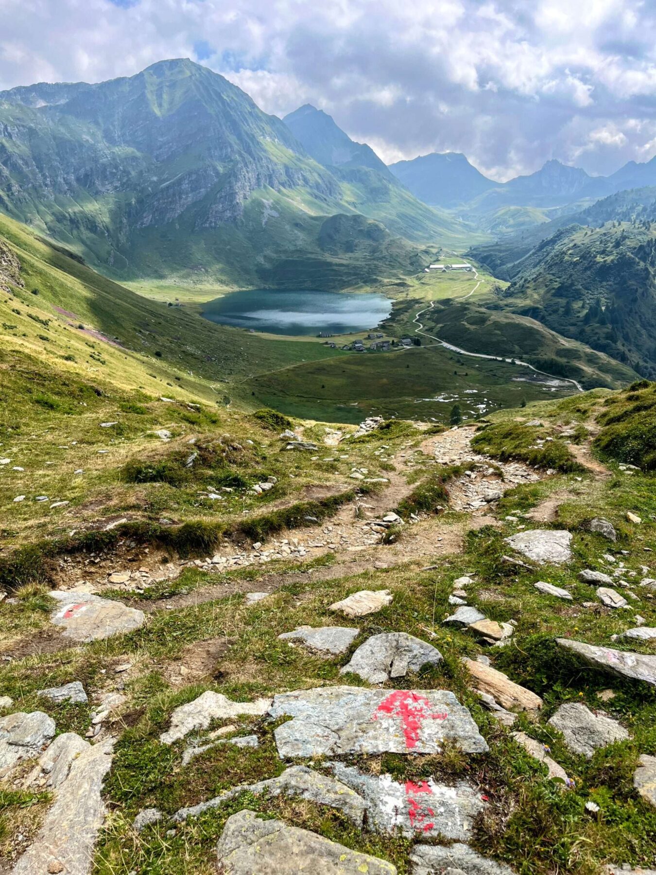 wanderung_ritomsee_lago_di_tom_cadagnosee_