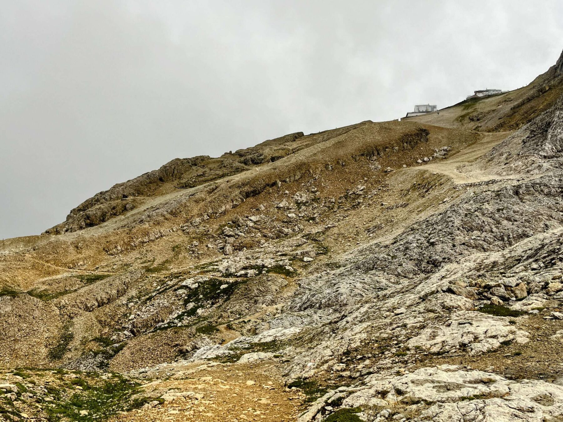 wanderung_dolomiten_hoehenweg_1_etappe_3_rifugio_lavarella_rifugio_lagazuoi_