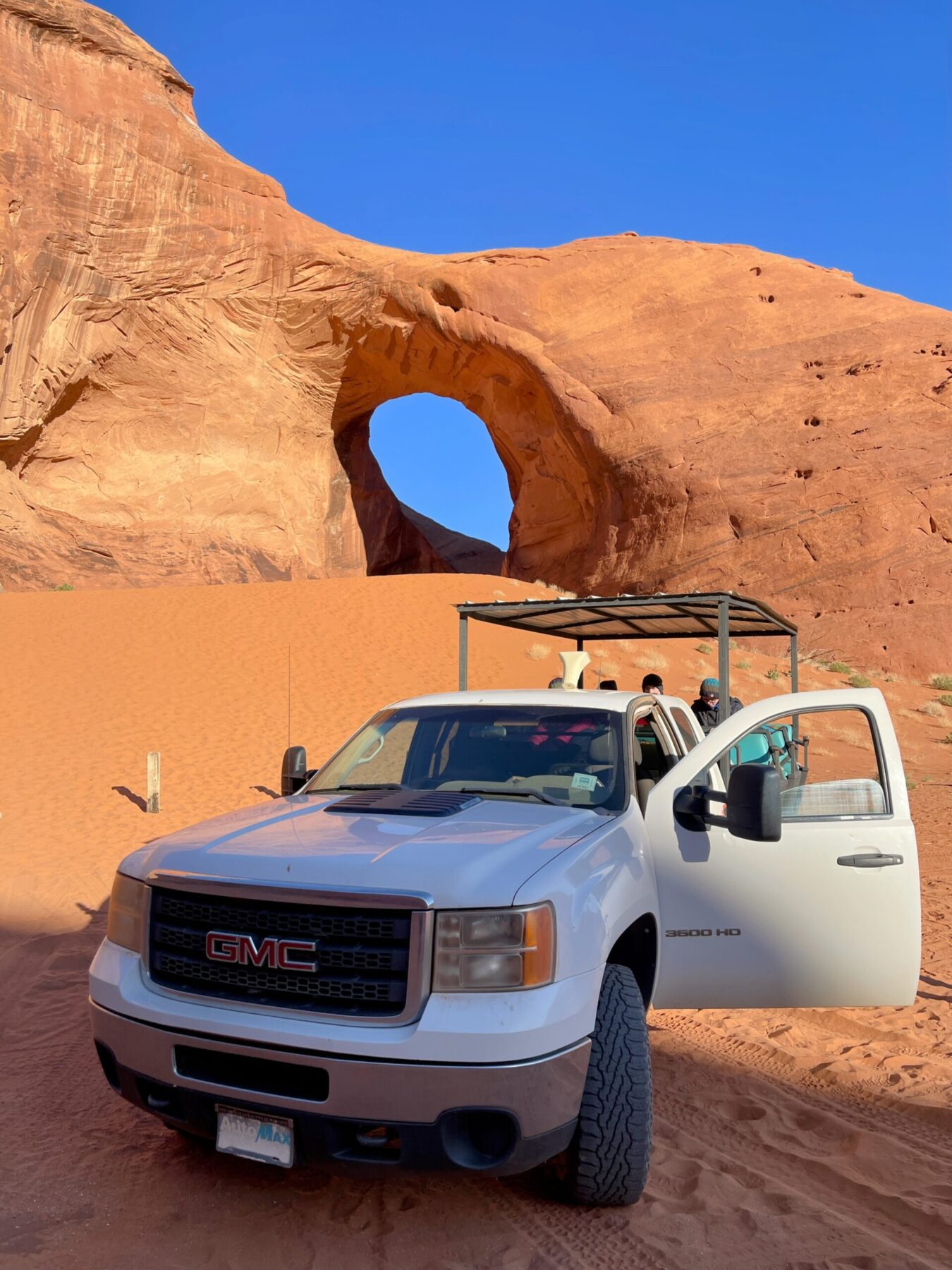 monument_valley_sunrise_hike_