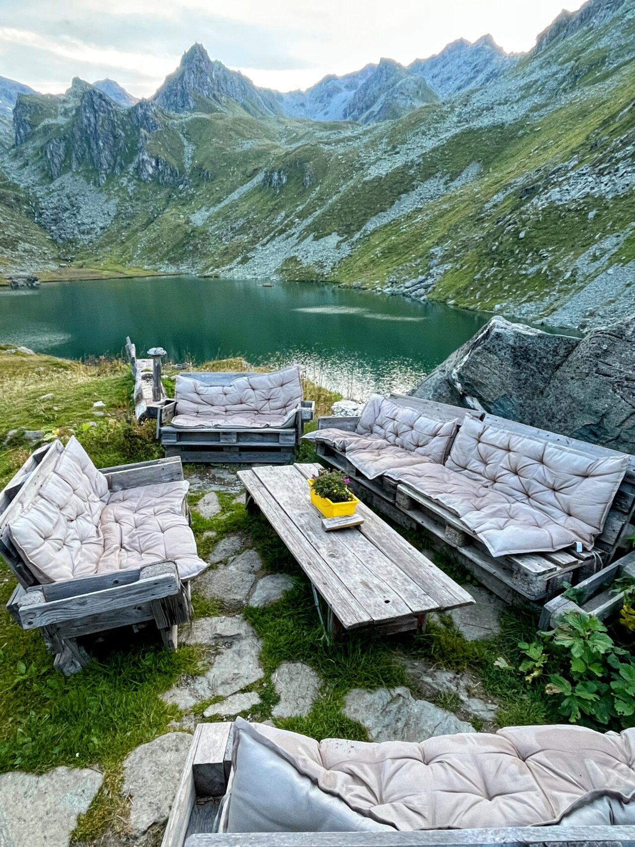 wanderung_alpenpaesseweg_etappe_29_cabane_de_prafleuri_cabane_de_louvie_
