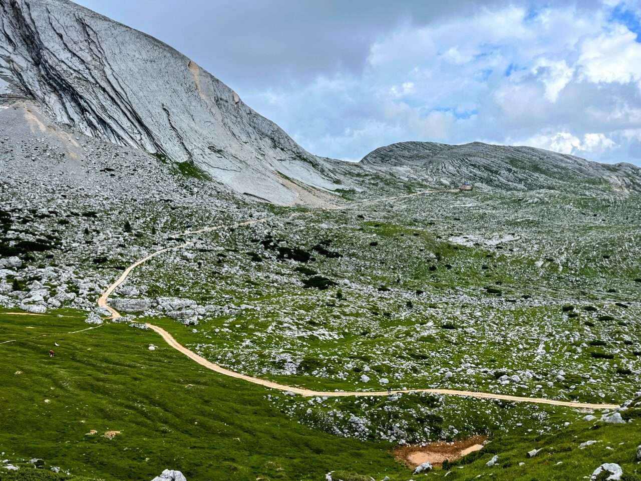 wanderung_dolomiten_hoehenweg_1_etappe_1_pragser_wildsee_rifugio_sennes_