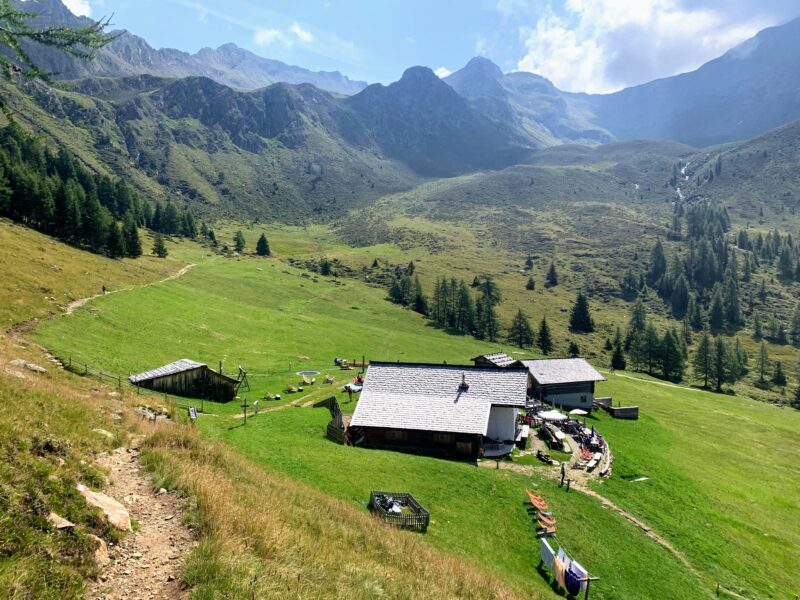 alpenueberquerung_mit_kindern_etappe_9_pfandler_alm_hirzer_huette_