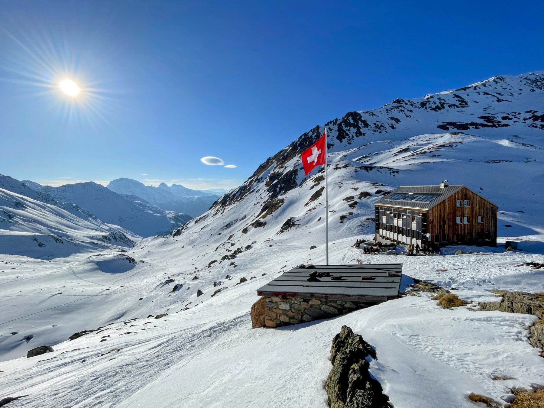 schneeschuhwanderung_berguen_keschhuette_
